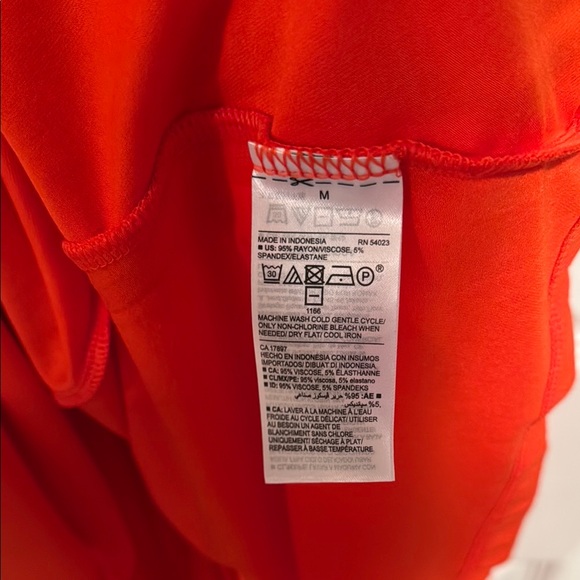 Set of Three Old Navy Sleeveless Swing Dresses - Picture 10 of 11